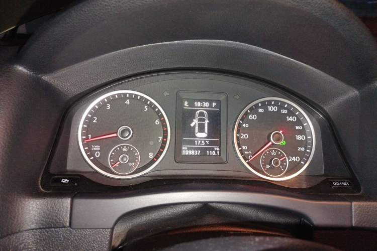 Used Volkswagen Tiguan 2012 1.8TSI Automatic All-Wheel Drive Elite Edition Instrument Cluster