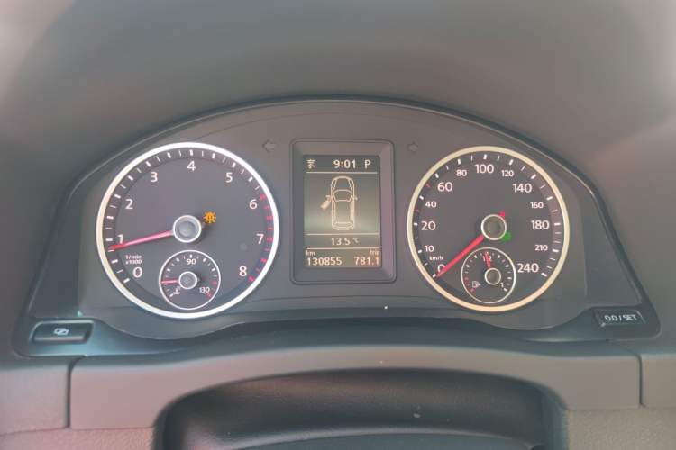 Used Volkswagen Tiguan 2012 2.0 TSI Automatic All-Wheel Drive Elite Edition Instrument Cluster