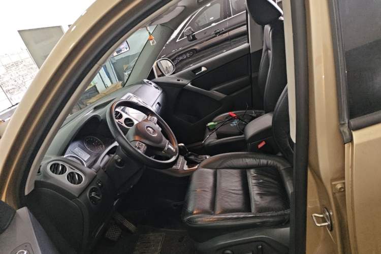 Used Volkswagen Tiguan 2012 1.8TSI Automatic Two-Wheel Drive Trend Edition Left Front Seat
