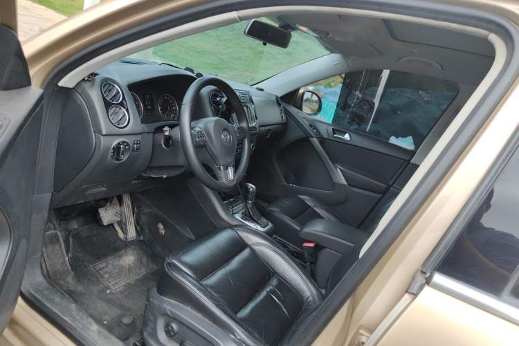 Used Volkswagen Tiguan 2012 1.8TSI Automatic All-Wheel Drive Elite Edition Left Front Seat