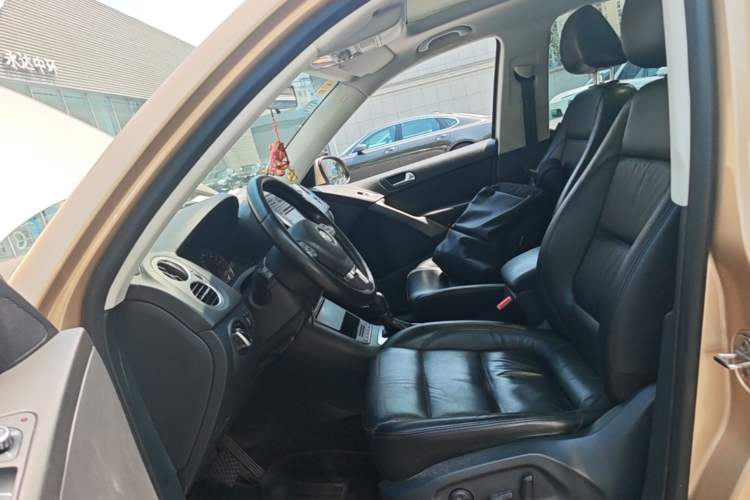 Used Volkswagen Tiguan 2012 1.8TSI Automatic All-Wheel Drive Elite Edition Left Front Seat