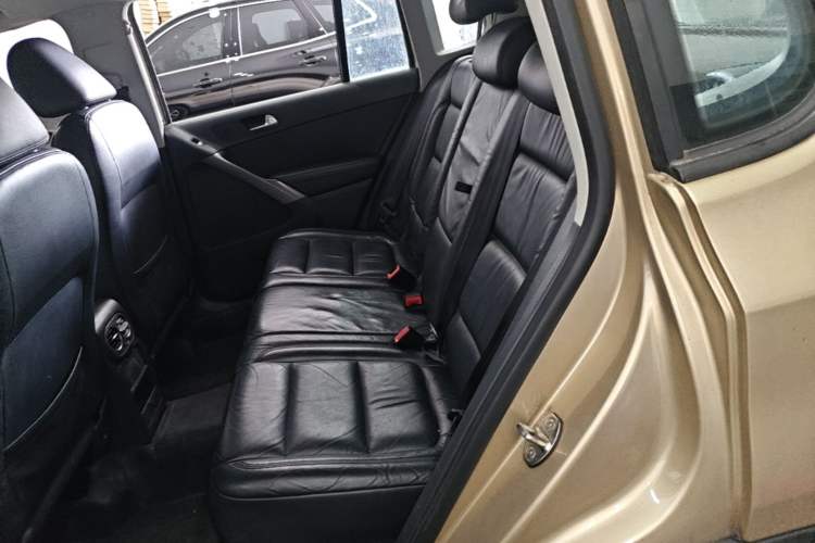Used Volkswagen Tiguan 2012 1.8TSI Automatic Two-Wheel Drive Trend Edition Left Rear Seat
