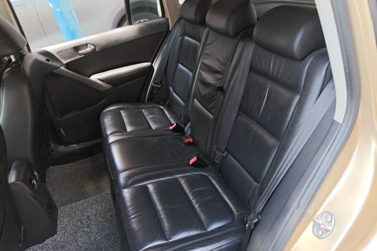 Used Volkswagen Tiguan 2012 1.8TSI Automatic Two-Wheel Drive Trend Edition Left Rear Seat