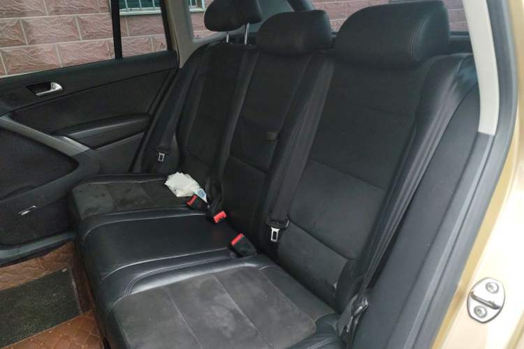 Used Volkswagen Tiguan 2012 2.0 TSI Automatic All-Wheel Drive Flagship Edition Left Rear Seat