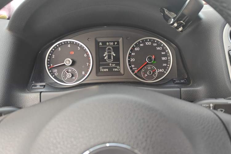 Used Volkswagen Tiguan 2012 1.8TSI Automatic Two-Wheel Drive Elite Edition Odometer Close Up