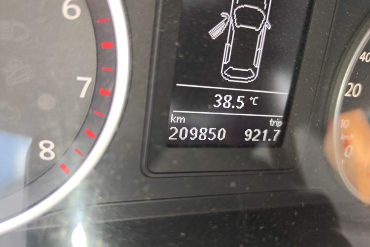 Used Volkswagen Tiguan 2012 1.8TSI Automatic Two-Wheel Drive Trend Edition Odometer Close Up