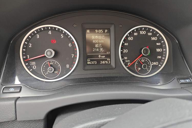Used Volkswagen Tiguan 2012 1.8TSI Automatic All-Wheel Drive Elite Edition Odometer Close Up