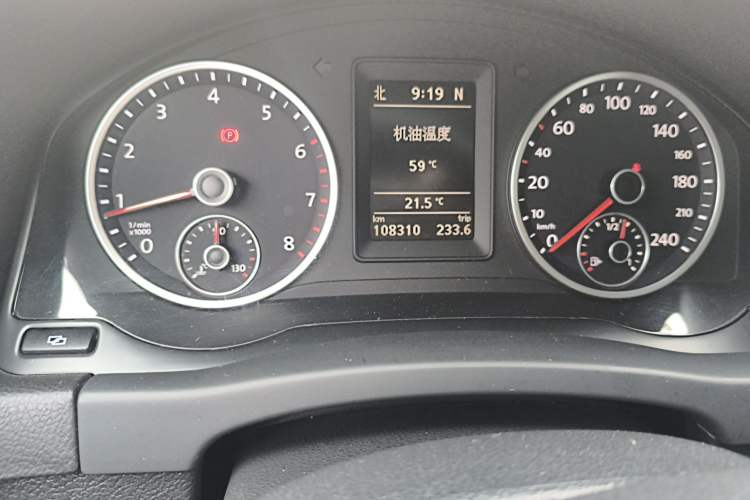 Used Volkswagen Tiguan 2012 1.8TSI Automatic Two-Wheel Drive Elite Edition Odometer Close Up