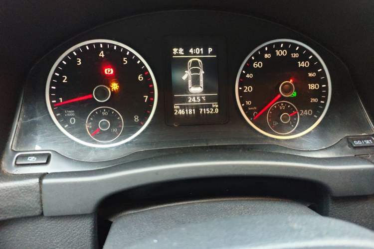 Used Volkswagen Tiguan 2012 1.8TSI Automatic Two-Wheel Drive Elite Edition Odometer Close Up