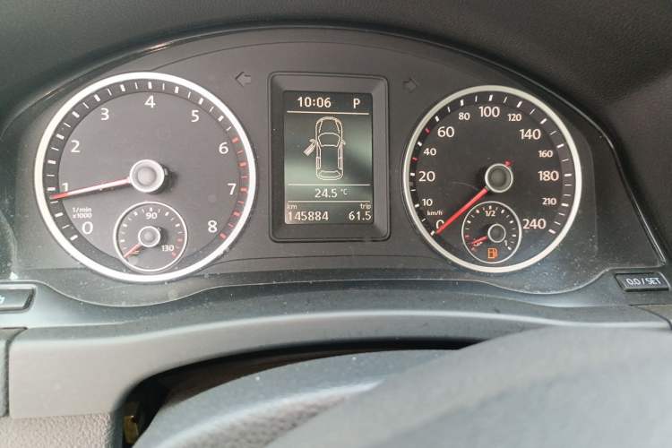 Used Volkswagen Tiguan 2012 1.8TSI Automatic All-Wheel Drive Elite Edition Odometer Close Up