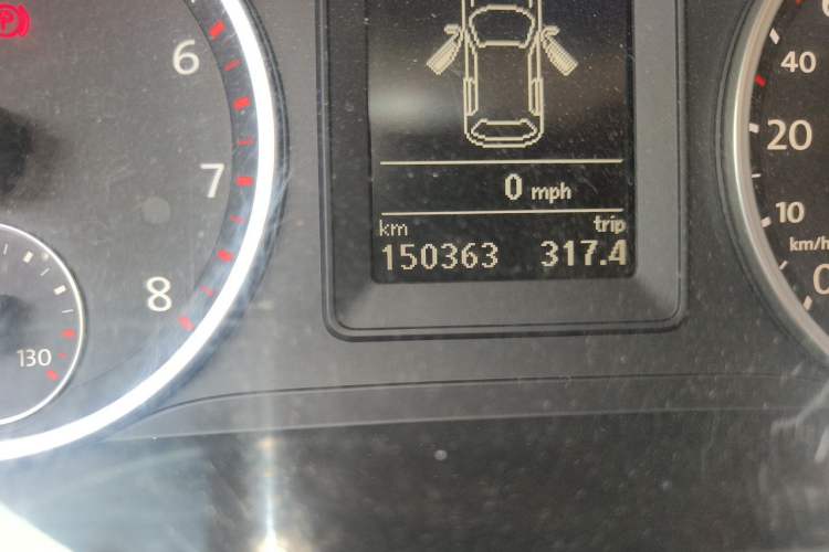 Used Volkswagen Tiguan 2012 2.0 TSI Automatic All-Wheel Drive Flagship Edition Odometer Close Up