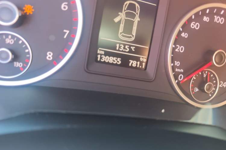 Used Volkswagen Tiguan 2012 2.0 TSI Automatic All-Wheel Drive Elite Edition Odometer Close Up