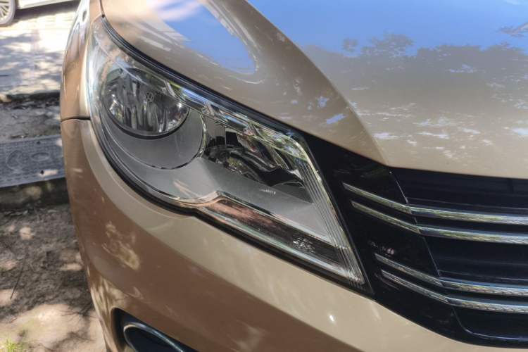 Used Volkswagen Tiguan 2012 1.8TSI Automatic Two-Wheel Drive Elite Edition Right Front Headlight