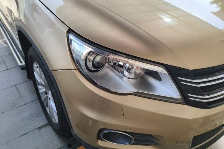 Used Volkswagen Tiguan 2012 2.0 TSI Automatic All-Wheel Drive Flagship Edition Right Front Headlight