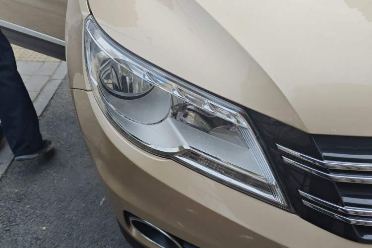 Used Volkswagen Tiguan 2012 1.8TSI Automatic Two-Wheel Drive Elite Edition Right Front Headlight