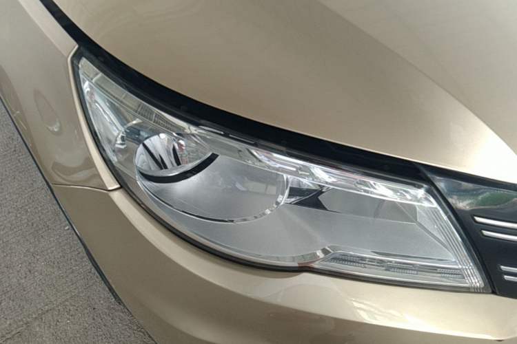 Used Volkswagen Tiguan 2012 1.8TSI Automatic Two-Wheel Drive Trend Edition Right Front Headlight