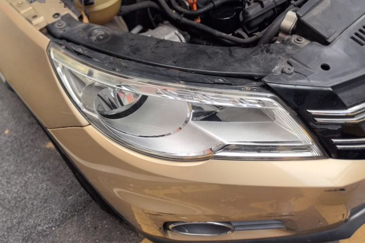 Used Volkswagen Tiguan 2012 2.0 TSI Automatic All-Wheel Drive Elite Edition Right Front Headlight