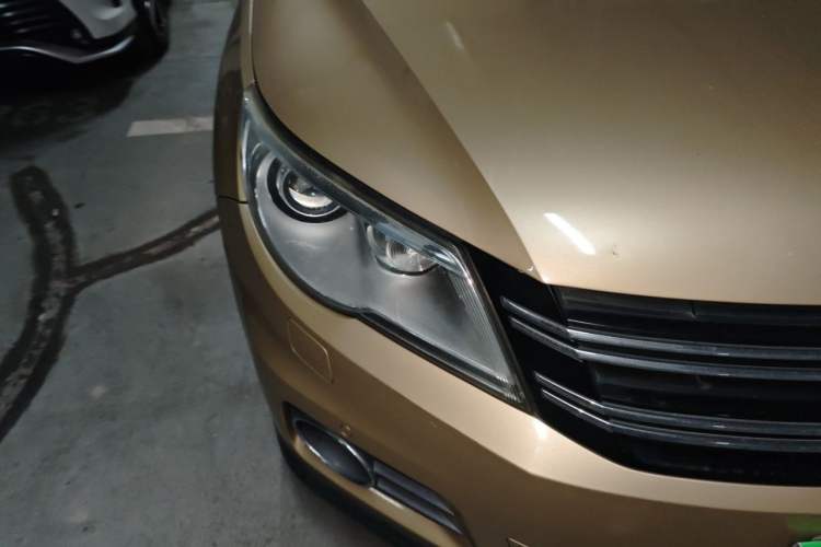 Used Volkswagen Tiguan 2012 2.0 TSI Automatic All-Wheel Drive Flagship Edition Right Front Headlight