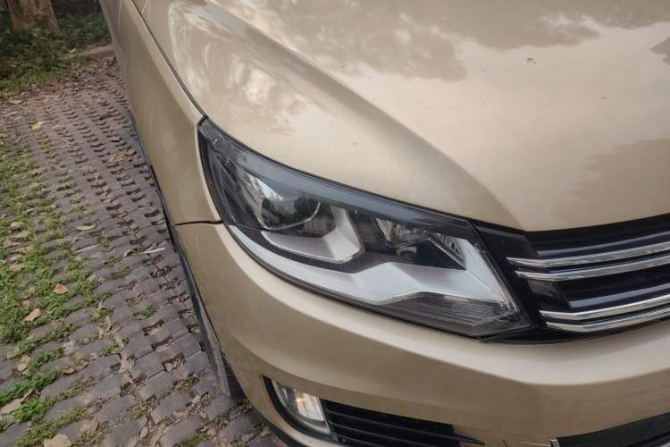 Used Volkswagen Tiguan 2012 1.8TSI Automatic Two-Wheel Drive Elite Edition Right Front Headlight