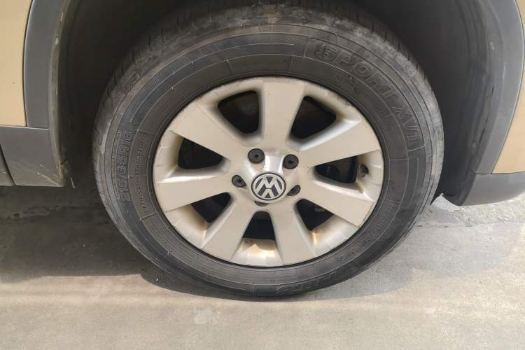 Used Volkswagen Tiguan 2012 1.8TSI Automatic Two-Wheel Drive Trend Edition Right Front Wheel Hub