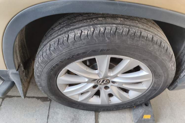 Used Volkswagen Tiguan 2012 2.0 TSI Automatic All-Wheel Drive Flagship Edition Right Front Wheel Hub