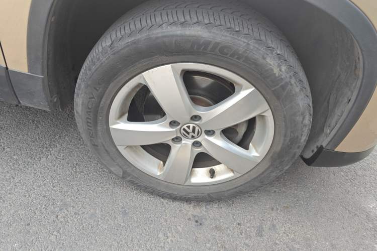 Used Volkswagen Tiguan 2012 1.8TSI Automatic Two-Wheel Drive Elite Edition Right Front Wheel Hub