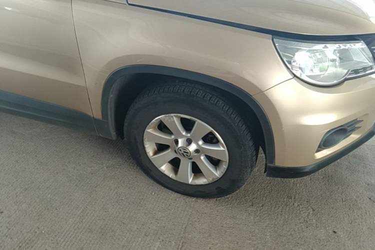 Used Volkswagen Tiguan 2012 1.8TSI Automatic Two-Wheel Drive Trend Edition Right Front Wheel Hub