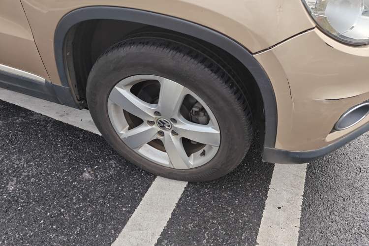 Used Volkswagen Tiguan 2012 1.8TSI Automatic All-Wheel Drive Elite Edition Right Front Wheel Hub