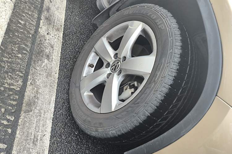 Used Volkswagen Tiguan 2012 1.8TSI Automatic Two-Wheel Drive Elite Edition Right Front Wheel Hub