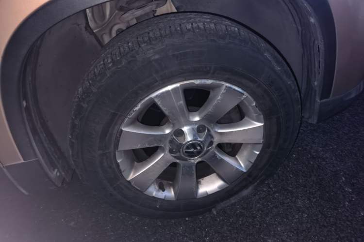 Used Volkswagen Tiguan 2012 1.8TSI Automatic Two-Wheel Drive Trend Edition Right Front Wheel Hub
