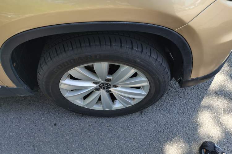 Used Volkswagen Tiguan 2012 1.8TSI Automatic Two-Wheel Drive Elite Edition Right Front Wheel Hub