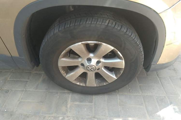 Used Volkswagen Tiguan 2012 1.8TSI Automatic Two-Wheel Drive Trend Edition Right Front Wheel Hub