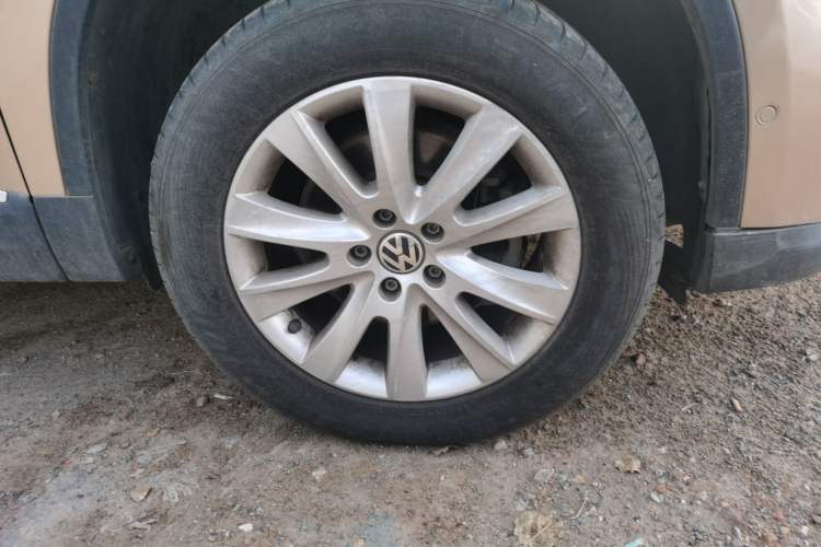 Used Volkswagen Tiguan 2012 2.0 TSI Automatic All-Wheel Drive Flagship Edition Right Front Wheel Hub