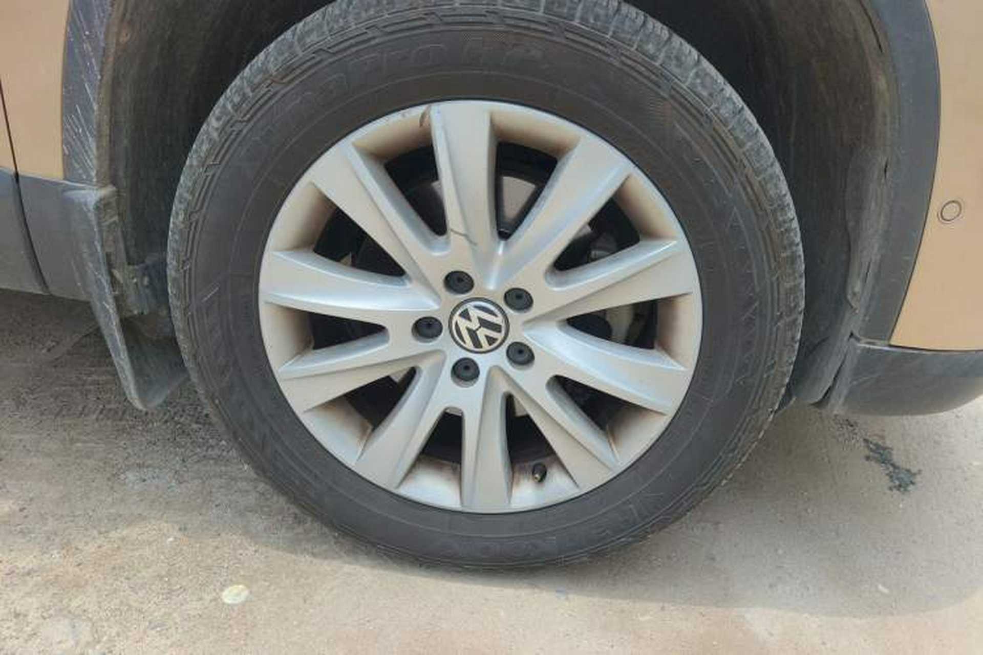Used Volkswagen Tiguan 2012 2.0 TSI Automatic All-Wheel Drive Flagship Edition Right Front Wheel Hub