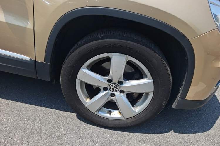 Used Volkswagen Tiguan 2012 1.8TSI Automatic All-Wheel Drive Elite Edition Right Front Wheel Hub