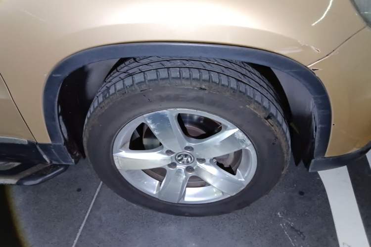 Used Volkswagen Tiguan 2012 1.8TSI Automatic All-Wheel Drive Elite Edition Right Front Wheel Hub