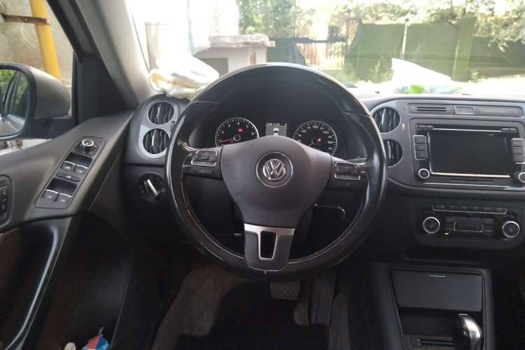 Used Volkswagen Tiguan 2012 2.0 TSI Comfort Edition Steering Wheel