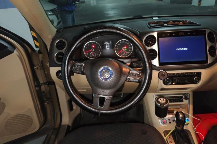 Used Volkswagen Tiguan 2012 2.0 TSI Automatic All-Wheel Drive Flagship Edition Steering Wheel