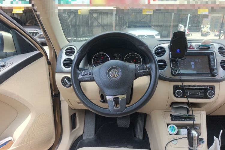 Used Volkswagen Tiguan 2012 2.0 TSI Automatic All-Wheel Drive Flagship Edition Steering Wheel