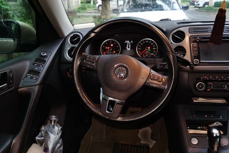 Used Volkswagen Tiguan 2012 2.0 TSI Automatic All-Wheel Drive Flagship Edition Steering Wheel