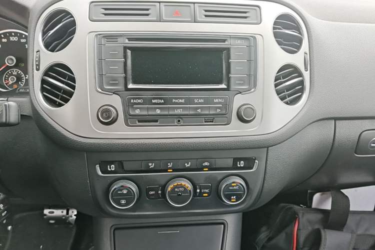 Used Volkswagen Tiguan 2013 1.8 TSI Automatic Two-Wheel Drive Comfort Edition Audio And AC Panel