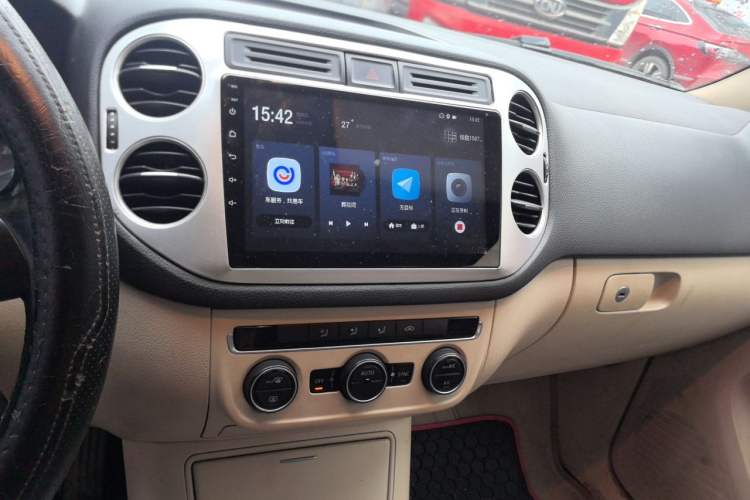 Used Volkswagen Tiguan 2013 1.8 TSI Automatic Two-Wheel Drive Comfort Edition Audio And AC Panel