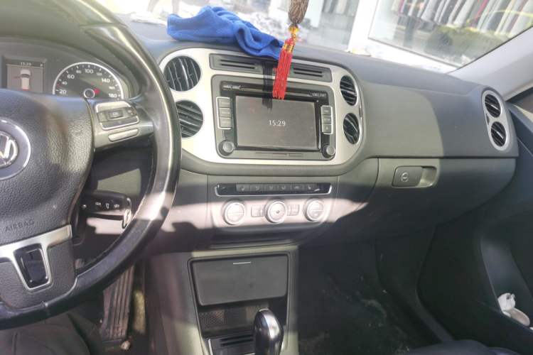 Used Volkswagen Tiguan 2013 1.8TSI Automatic Two-Wheel Drive Luxury Model Audio And AC Panel