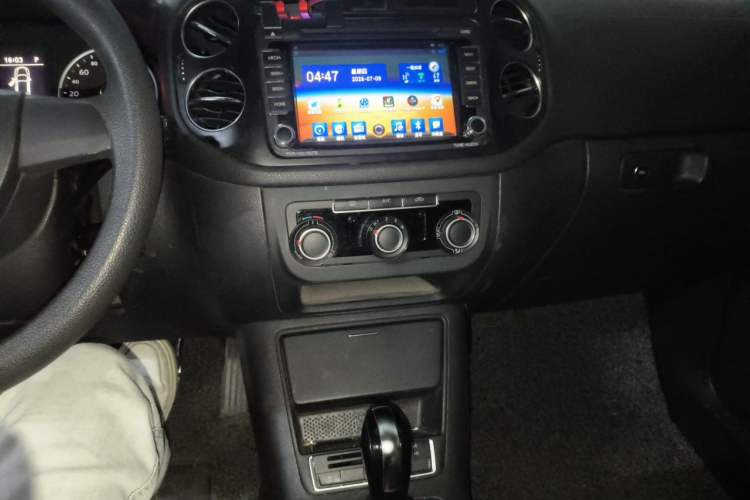 Used Volkswagen Tiguan 2013 1.8TSI Automatic Two-Wheel Drive Trend Edition Audio And AC Panel