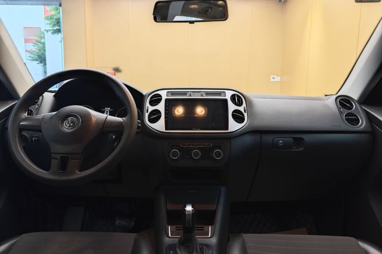 Used Volkswagen Tiguan 2013 1.8TSI Automatic Two-Wheel Drive Trend Edition Audio And AC Panel