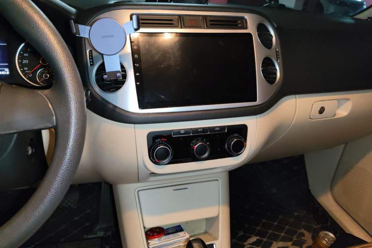 Used Volkswagen Tiguan 2013 1.8TSI Automatic Two-Wheel Drive Trend Edition Audio And AC Panel