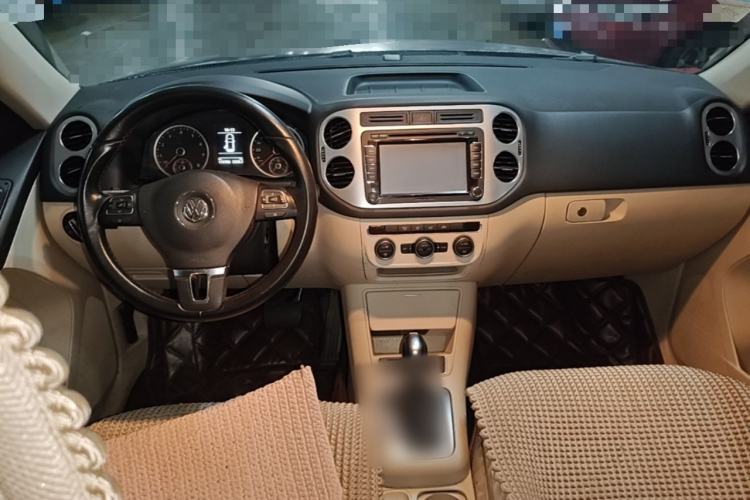 Used Volkswagen Tiguan 2013 1.8 TSI Automatic Two-Wheel Drive Comfort Edition Center Console