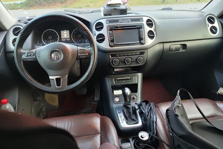 Used Volkswagen Tiguan 2013 2.0 TSI Automatic All-Wheel-Drive Flagship Edition Center Console