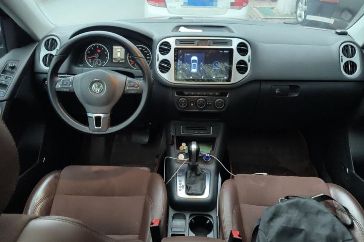 Used Volkswagen Tiguan 2013 2.0 TSI Automatic All-Wheel-Drive Flagship Edition Center Console