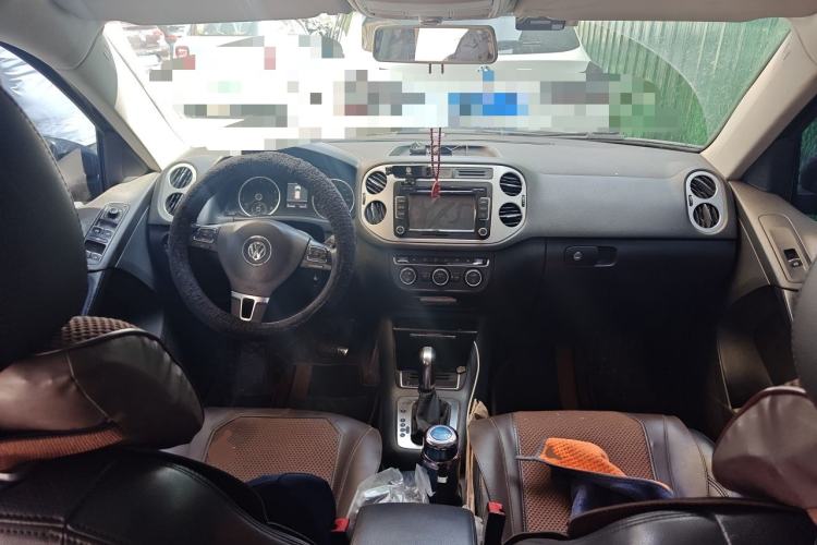 Used Volkswagen Tiguan 2013 1.8 TSI Automatic All-Wheel Drive Luxury Model Center Console